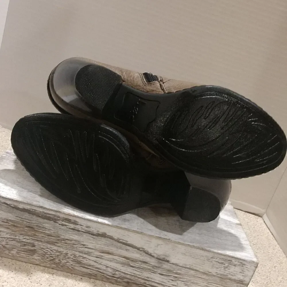 👍 Born Tan Distressed Booties Size 36.5. S1 - Picture 5 of 5